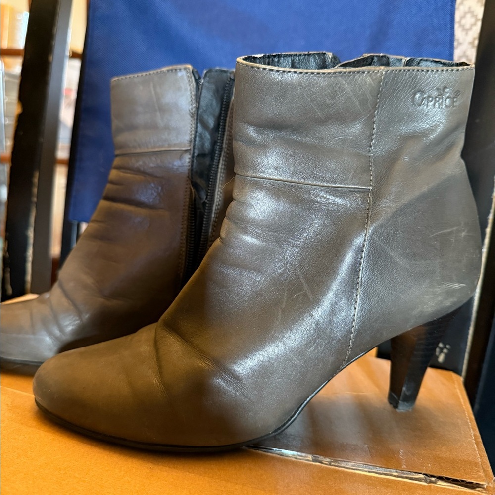 Women's Gray Ankle Boots